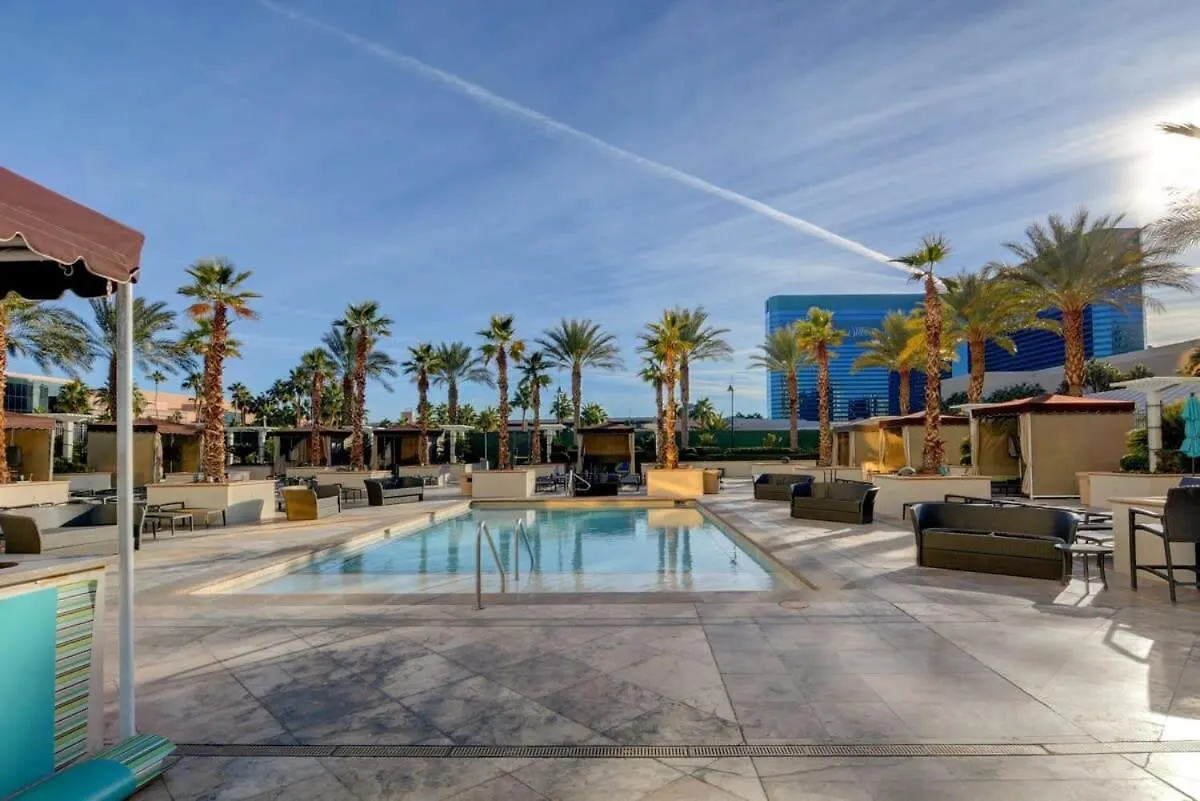 Mgm Signature-29-705 F1 Track & Strip View Balcony Las Vegas USA