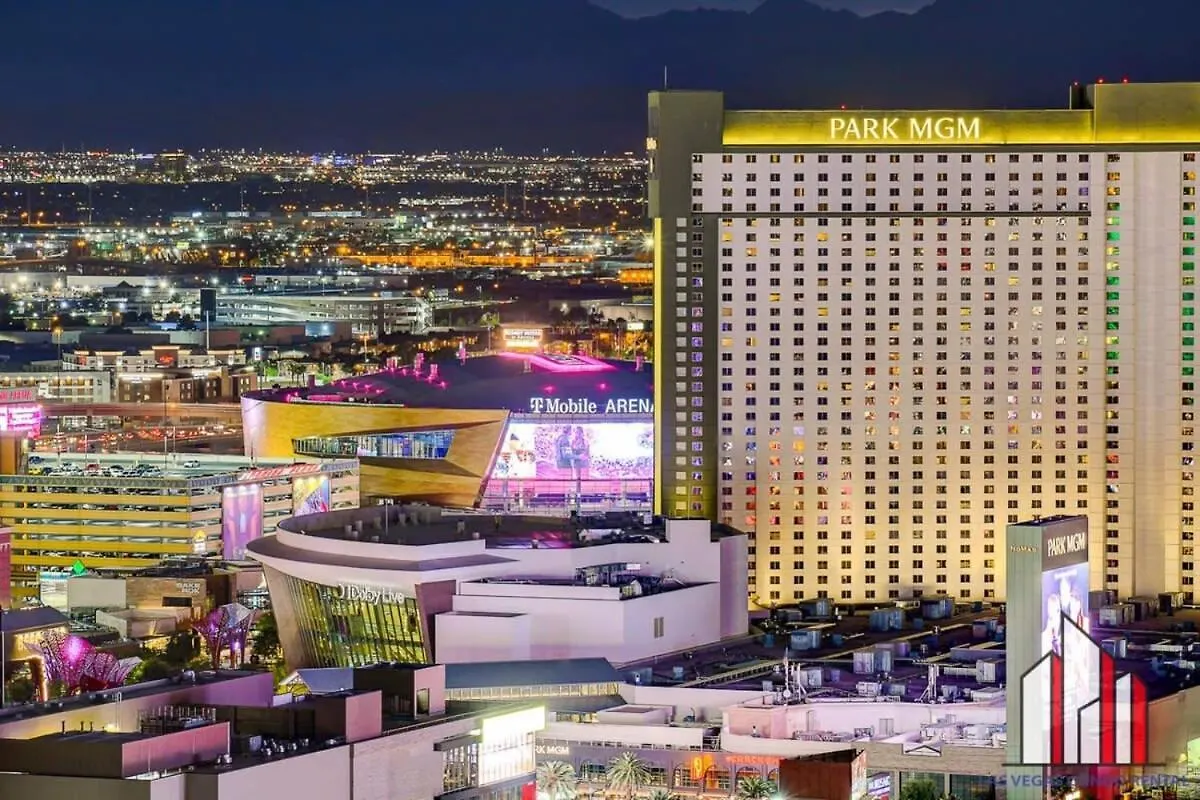 Mgm Signature-29-705 F1 Track & Strip View Balcony Las Vegas USA